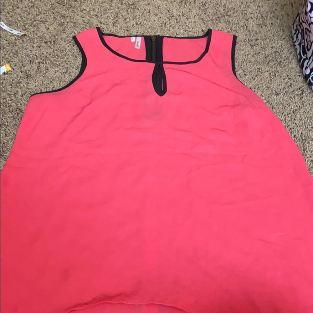 Keyhole tank top